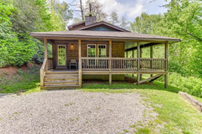 Peaceful Maggie Valley Cabin with Mountain Views! Maggie Valley
